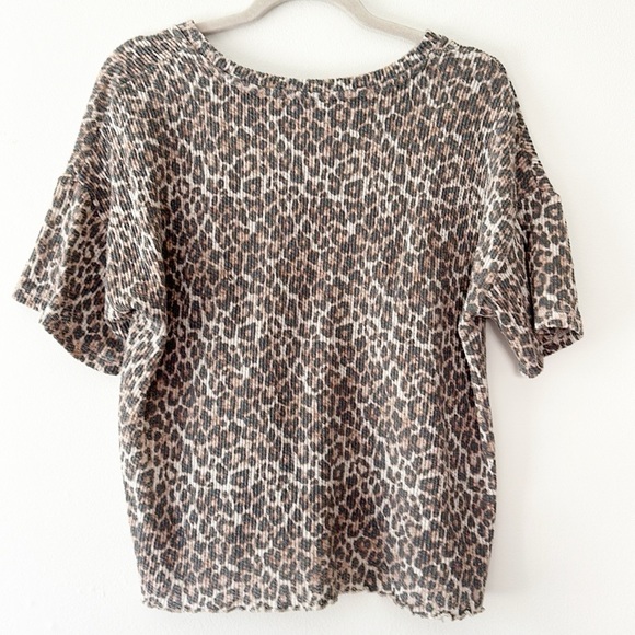 American Eagle Ribbed Leopard Cheetah Print Short Sleeve T Shirt Large - Picture 3 of 6